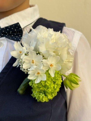 Flower Accessories for Weddings: Trend and Style at Rose & Ivy